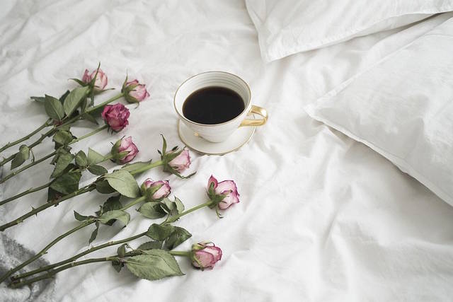 מצעים לבנים